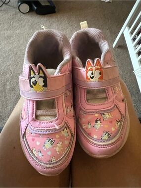 Ground up bluey size 10 sneakers used